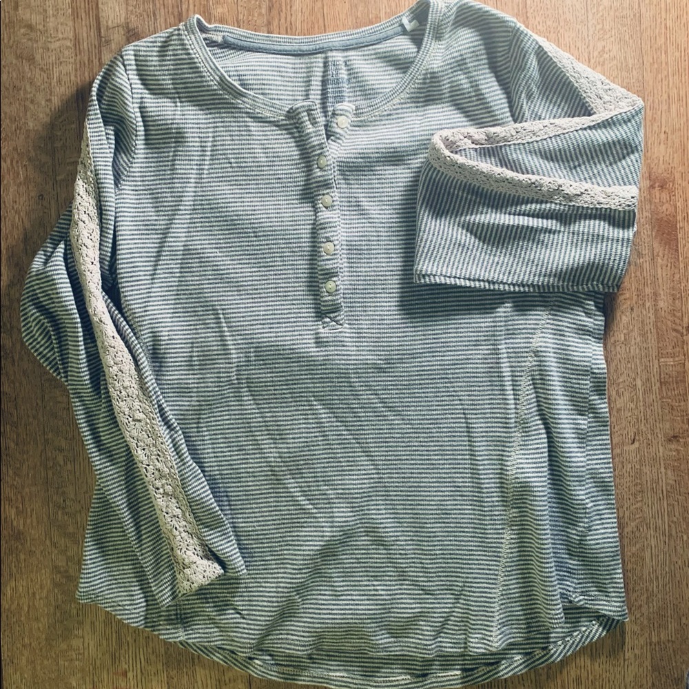 Striped cotton shirt with Crochet detail